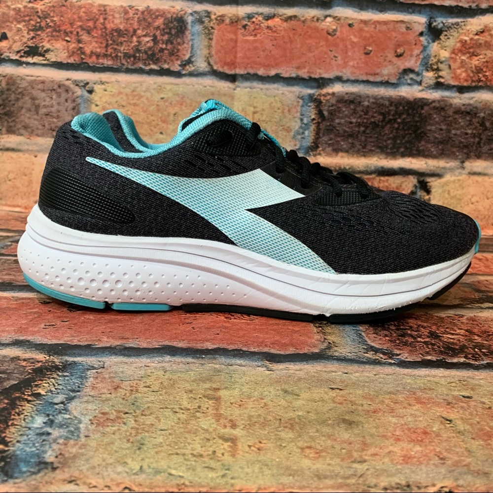 Diadora Kuruka 4 Athletic Shoes - Picture 3 of 9